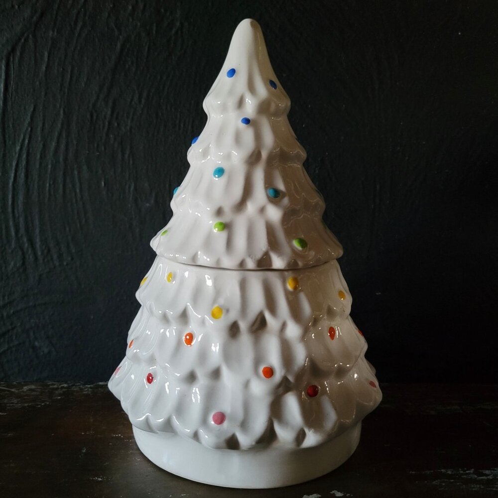 Isaac Mizrahi New York Christmas Tree Candle Holder 18 Oz Pine Scent *Chips